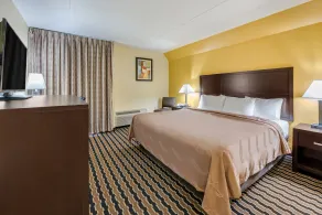 Quality Inn & Suites - Chambre