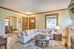 Historic Home on Beaver Dam Lake w/ Seasonal Dock - Innenbereich
