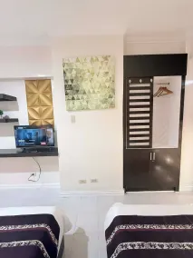 Cozy Studio Condo with Stunning Tagaytay Views - Zimmer