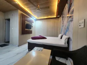 Hotel Saini Homestay - Quarto
