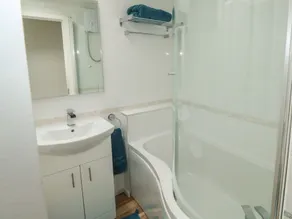 Sunny Breeze - Bathroom