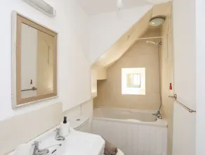 Ceris Lodge - Bathroom