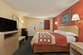 Super 8 by Wyndham Chipley - Chambre