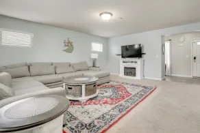 Spacious Family Getaway w/ Yard in Kalamazoo! - Interiör
