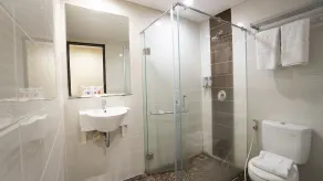 d'primahotel Airport Jakarta 2 - Bathroom