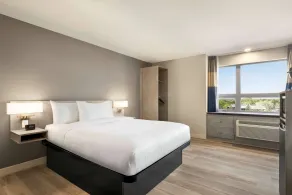 Microtel Inn & Suites Dorval QC - Chambre