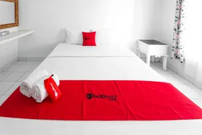 RedDoorz near Grojogan Sewu Tawangmangu - Chambre
