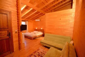 HAYITBÜKÜ AHŞAPEVLERİ - Zimmer