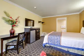 Hacienda Inn - Room