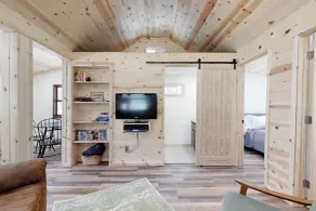 Secluded, Quiet Cabin in the Pines w/ Fire Pit - Innenbereich