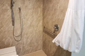 Quality Inn Airport East - Salle de bain