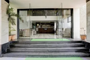 Townhouse Anand Formerly Hotel The Maison - Lobby