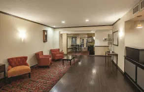 La Quinta by Wyndham Davis - Lobby