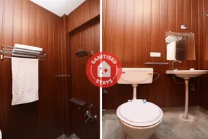 Hotel O Meerut International - Bathroom