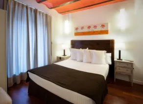 Apartamentos Abad Toledo - Chambre