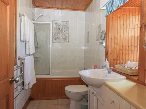 Hazel's Cottage - Badrum