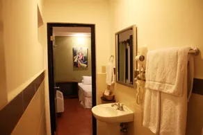 Hotel Los Altos Esteli - Bathroom