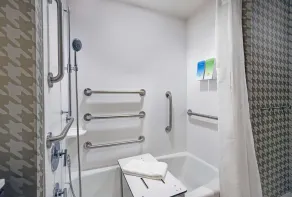 Home2 Suites by Hilton Milwaukee Downtown - Salle de bain