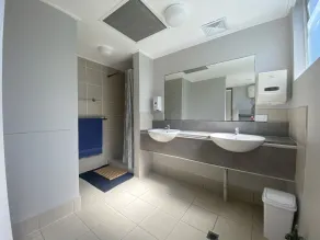 Homely Inn Hostel - Badezimmer