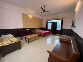 Goroomgo Kanara Bhimtal - Room