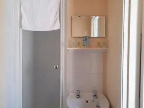 Irvine Riverside Guesthouse - Bad