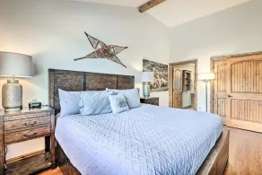 Winter Park Condo w/ Mountain Views + Hot Tub - Værelse