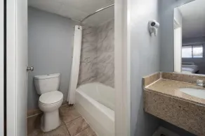 Super 8 by Wyndham Portsmouth - Norfolk - Salle de bain