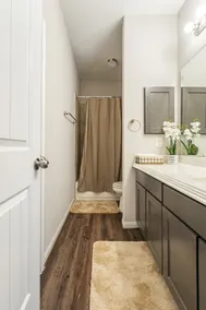 Arbor Suite 2BR Guest Suite in Cypress Near Outlet Mall - Badrum