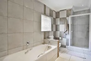 Accommodation at Vans No Loadshedding - Bathroom