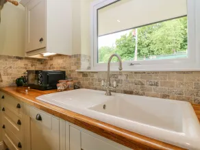 The Lodge - Bathroom