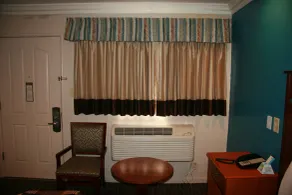 Civic Center Lodge / Lake Merritt BART - Chambre