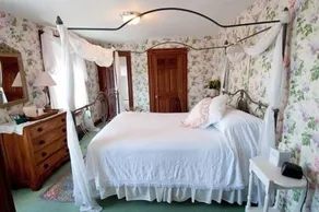 Inn at Old Harbor - Rum