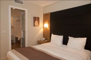 B-aparthotel Grand Place - Room