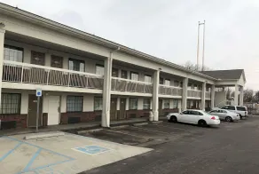 Days Inn by Wyndham Indianapolis South - Udendørsområde