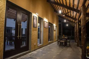 WelcomHeritage Tadoba Vanya Villas Resort & Spa - Restaurant