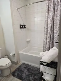 Luxury Riverwalk Condo Pool, Balcony, Parking - Badeværelse