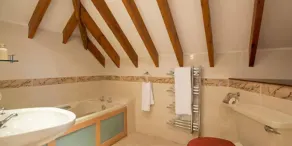 Woodlands Lodge Hotel - Bathroom