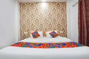 Fabhotel Paramount - Habitación