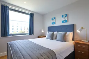 HQ Aparthotel Farnborough - Room