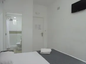 Hostal One Bcn - Chambre