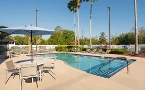 Holiday Inn Express & Suites Orlando International Airport by IHG - Piscine