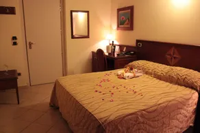 Lion's Hotel - Zimmer