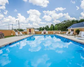 Quality Inn Greenwood Hwy 25 - Piscine