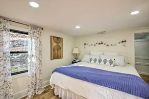 Stoney Creek Cottage: Waterfront Hot Tub, Fire Pit - Innenbereich