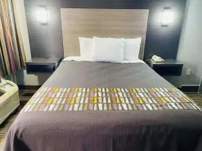 Travelodge by Wyndham Sellersburg - Chambre