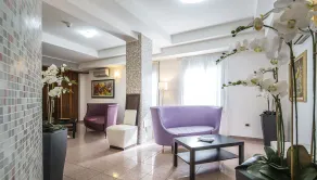 Hotel Luna - Sitzecke in der Lobby