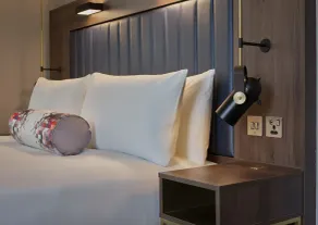 Aloft by Marriott Birmingham Eastside - Room