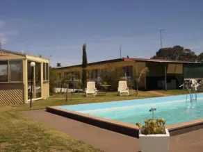 Darlot Motor Inn - Piscina