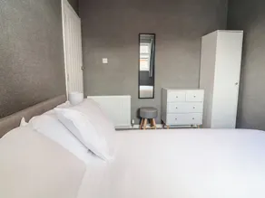 Number 7 - Værelse