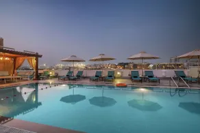 Hilton Garden Inn Dubai Jumeirah - Pool